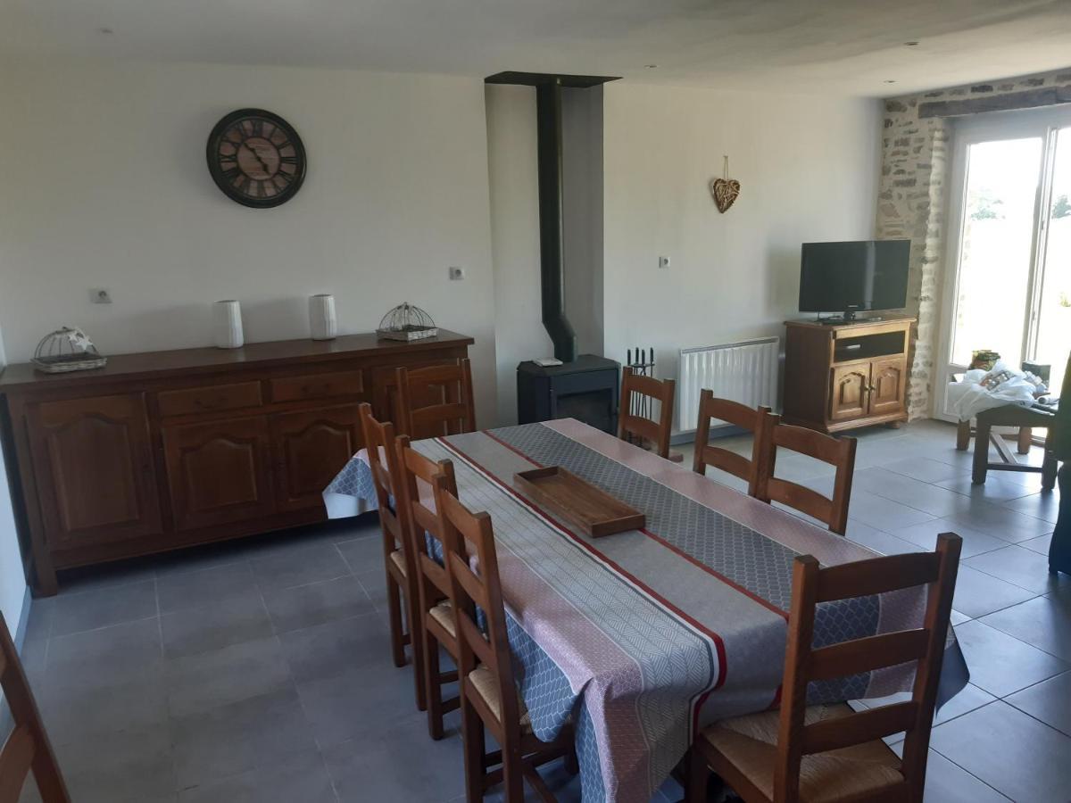 gîte   Chez Albertine et Thérèse Ruffigné Extérieur photo